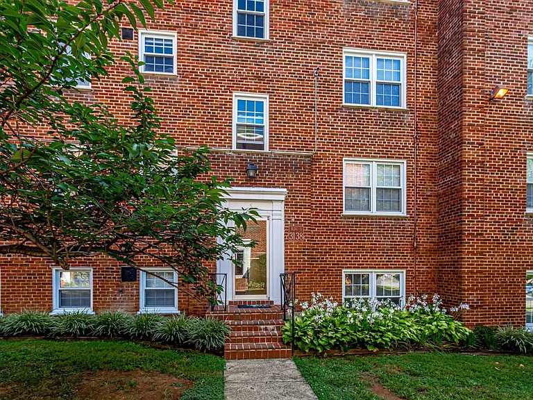 Mason Arms Apartments — Photo 1