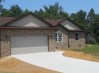 1006 Briar Ridge Ln, Strawberry Plains, TN 37871