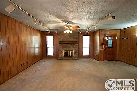 2nd image of 1203 Hickory Hill Dr