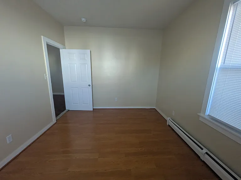 59 Derby Ave #O2R — Photo 4