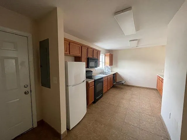 3 bed, 2.5 bath, 1000 sqft, $950 — Photo 3