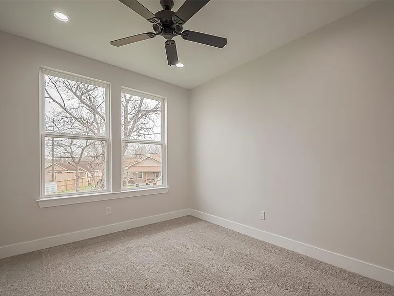 918 Saint Clair St #B — Photo 18
