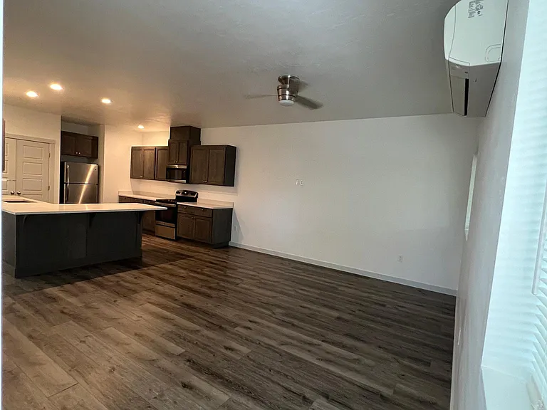 10021 W Eshelman St — Photo 11