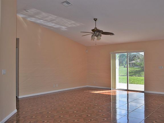 3rd image of 2549 SW Chestnut Ln