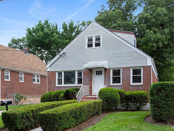 2nd image of 62 Wood St