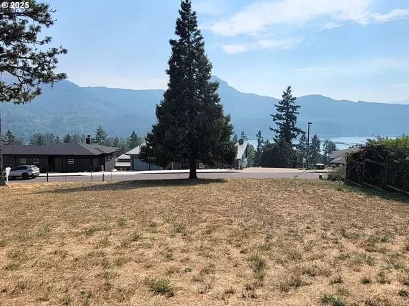 Sunridge Ln #40, Lowell, OR 97452