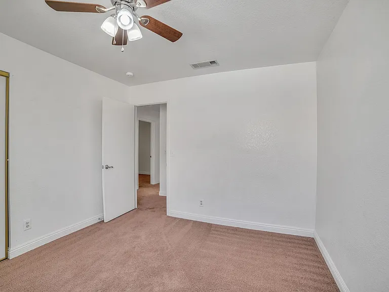 2304 Chatfield Dr — Photo 20