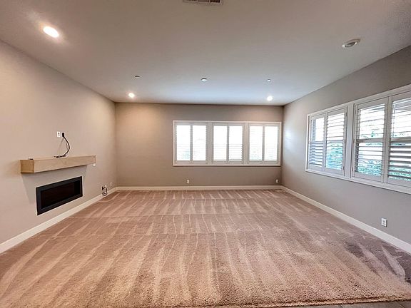 LIVING ROOM WITH FIREPLACE