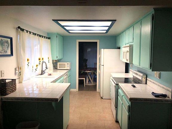 3rd image of 3422 Dynelo Ave