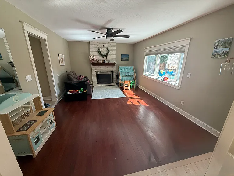 335 Barrow Ct — Photo 11
