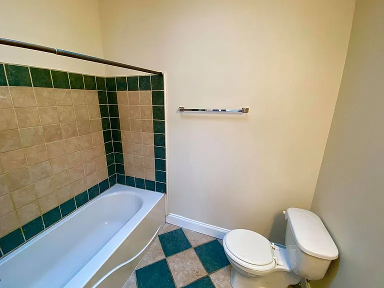 106 S Bouldin St — Photo 16