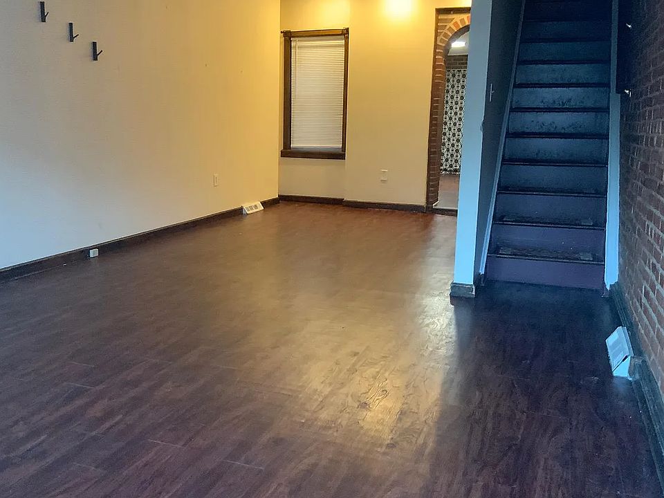 1st image of 828 W 5th St #1