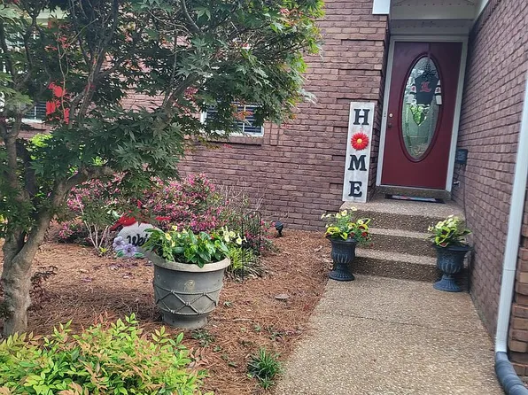 263 Autumn Glen Dr, Mount Washington, KY 40047