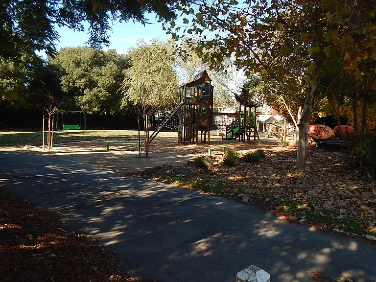 1209 Evans Ct — Photo 34