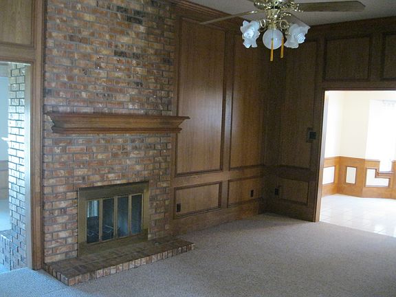 3rd image of 732 Arbor Creek Dr