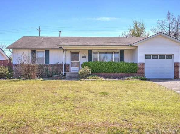 5726 E 29th St, Tulsa, OK 74114