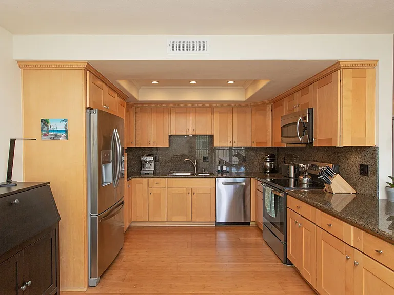 168 Walnut Ave — Photo 14