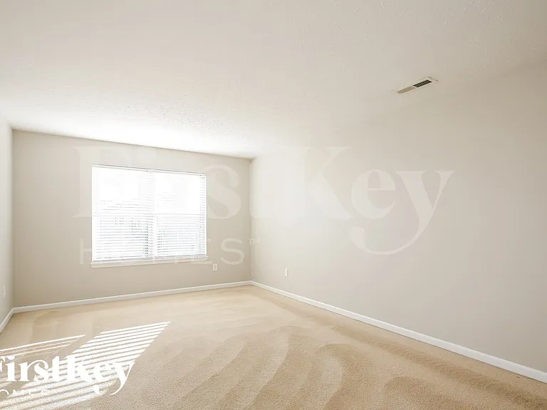 11138 Guy St — Photo 8