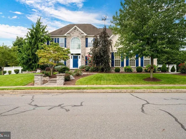 6 Brookfield Ave, Sinking Spring, PA 19608