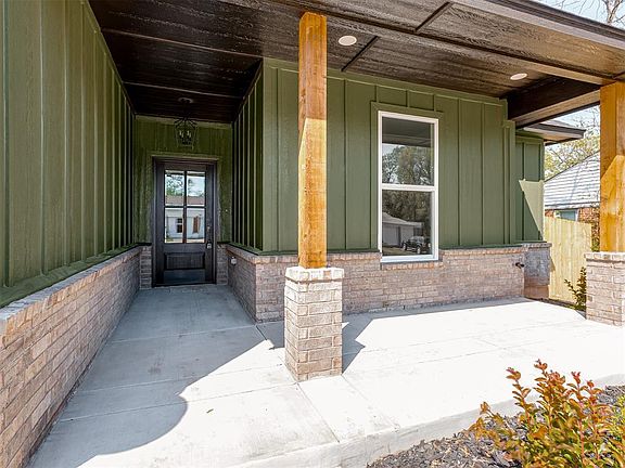 4th image of 2321 Doris Ave