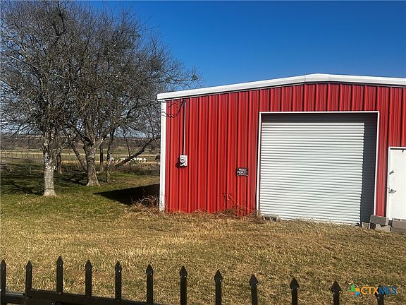 3rd image of 605B E Rogers Cemetery Rd