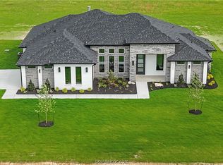 7800 Luke Ct, Bryan, TX 77808