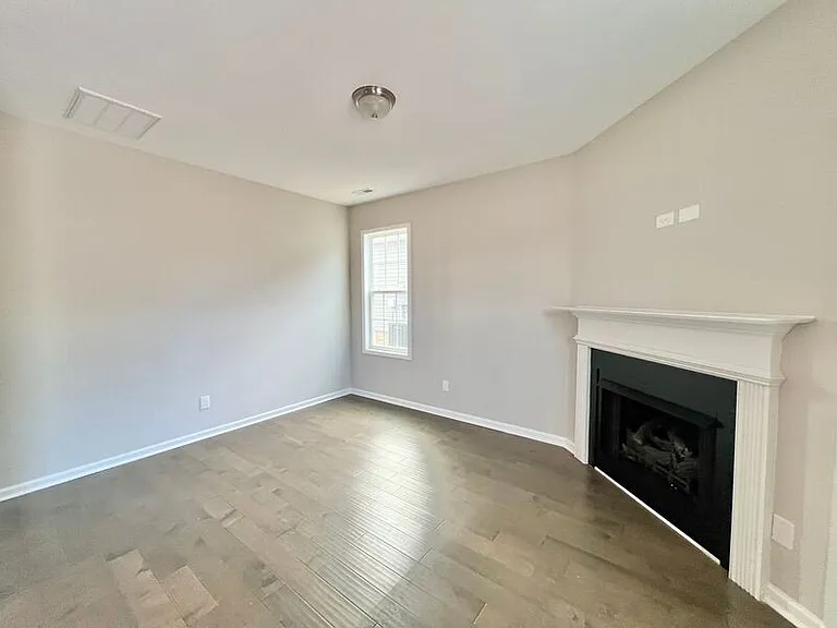 74 Griffith Pl — Photo 7