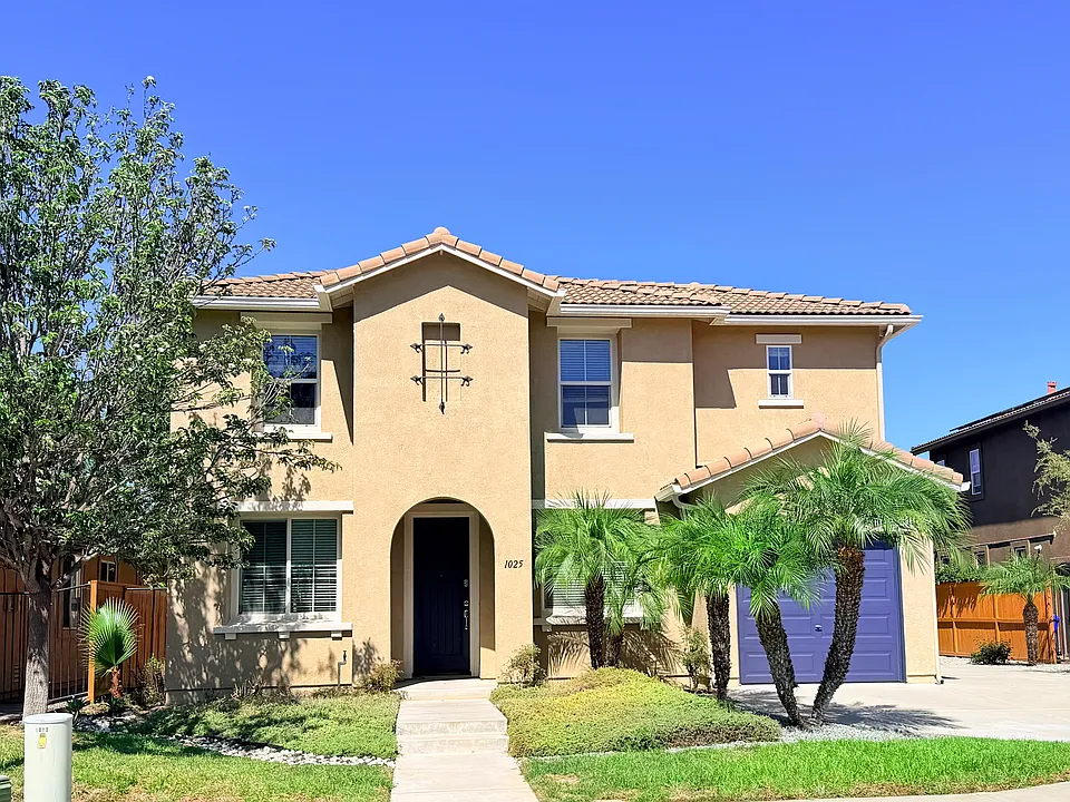 1025 Boulder Pl