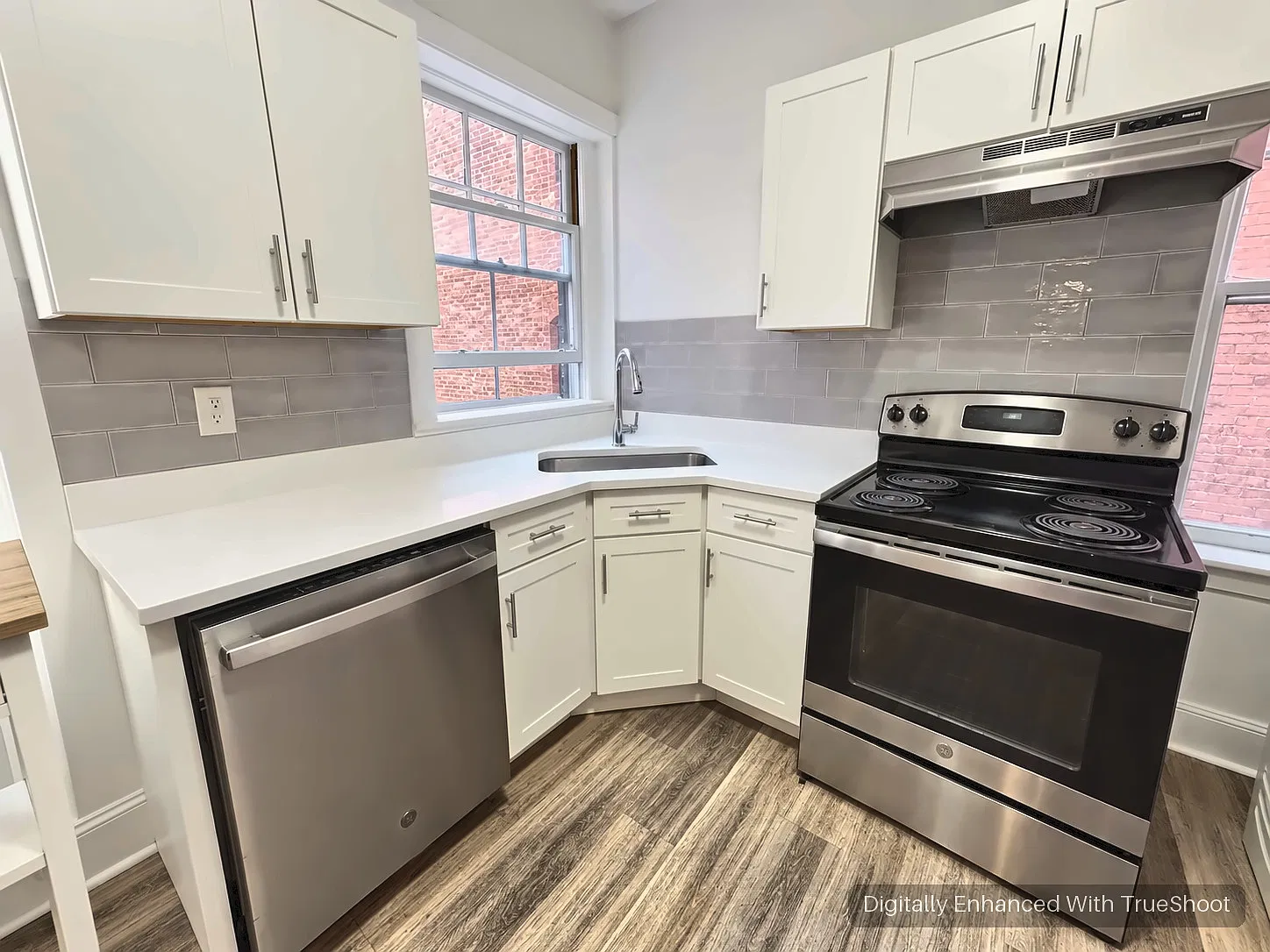 4 bed, 1500 sqft, $5,000 — Photo 2