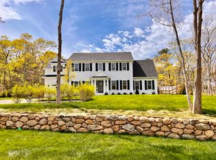 28 Holly Bear Ln, Edgartown, MA 02539