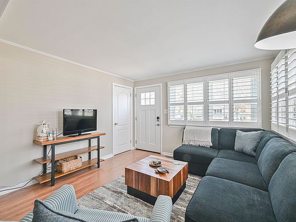 4th image of 1202 Maryland Ave