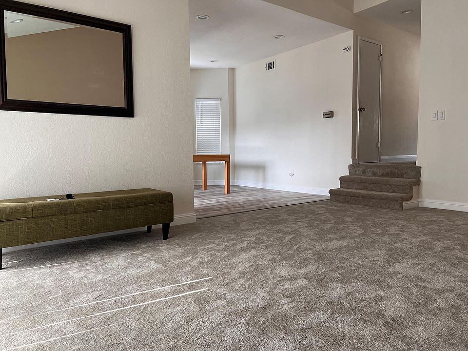 1st image of 279 Kenbrook Cir