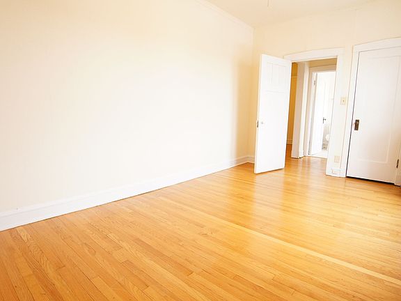 2nd image of 2418 N Sawyer Ave #2426-1W