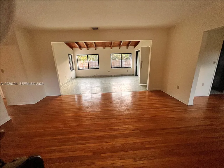 3240 SW 57th Ave — Photo 4