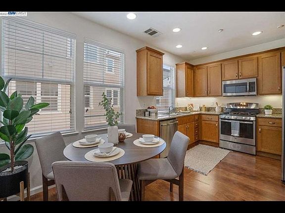 3rd image of 3696 Branding Iron Pl