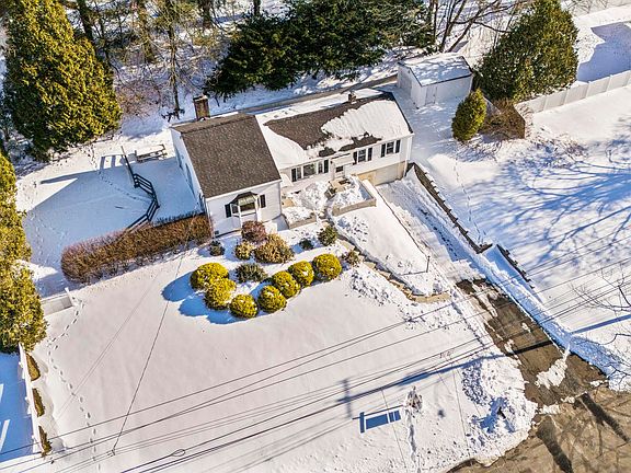 4th image of 338 Kenwood Ave
