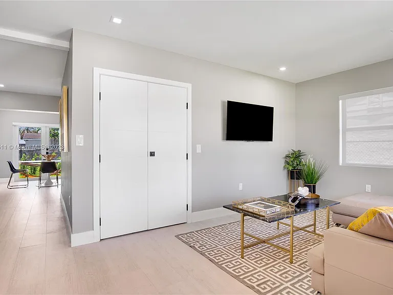 6428 SW 23rd St — Photo 17
