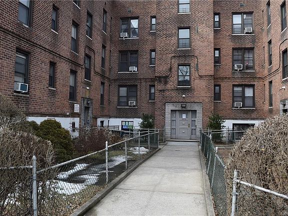 3rd image of 3231 Barker Ave APT 3B