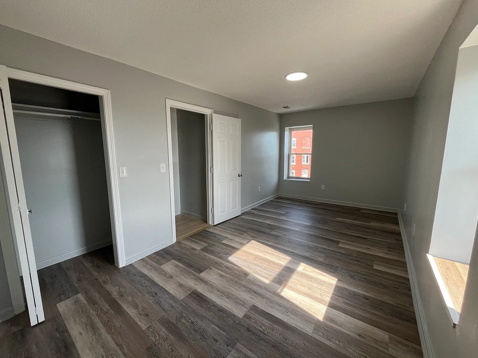 2 bed, 1250 sqft, $1,500 — Photo 3