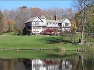 8 Bray Farm Ln, Wappingers Falls, NY 12590