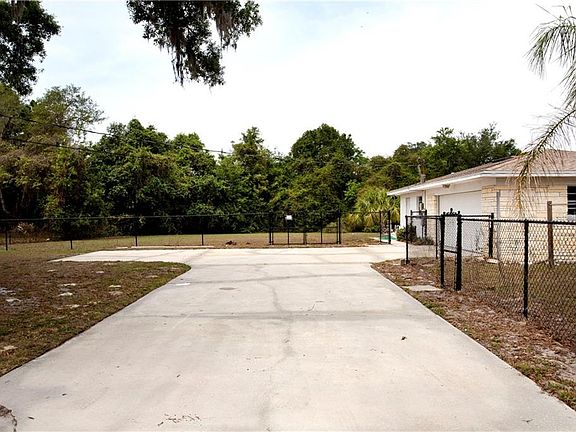 4th image of 9905 Prevatt St