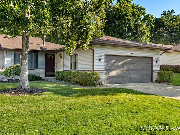 3rd image of 2165 Remington Way NE #176