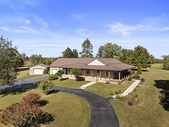 3rd image of 791 Hunters Ln