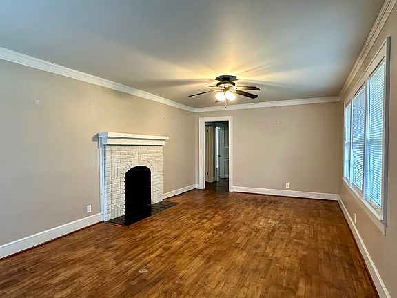 3rd image of 224 Maple St