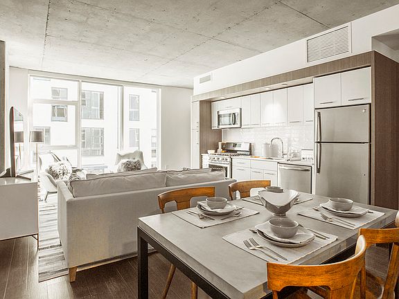Block 17 Apartments High-Rise Dining Room and Kitchen