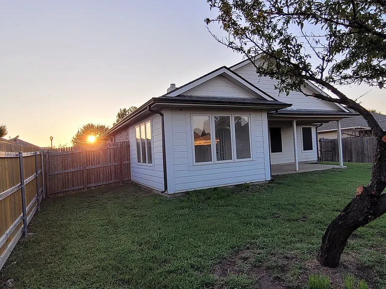 2608 Plantation Dr — Photo 4