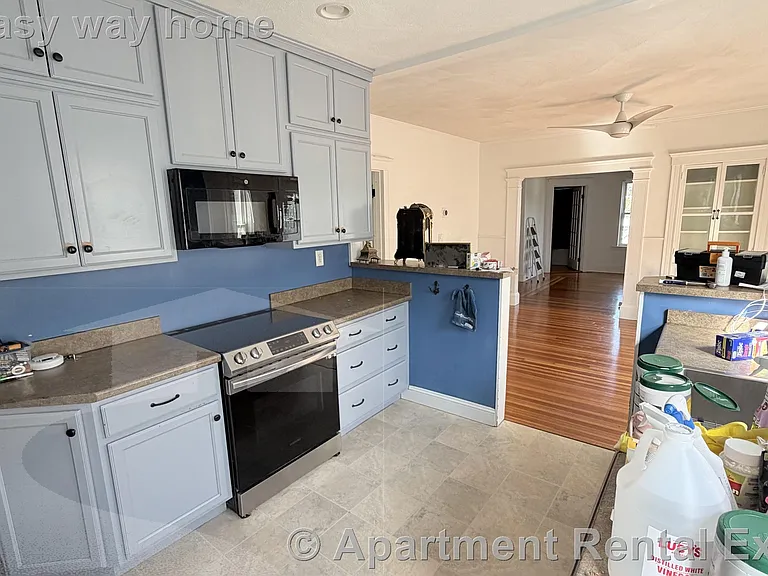 9 Ashland St — Photo 1