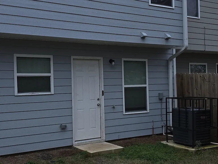 1814 Carrington Dr — Photo 3
