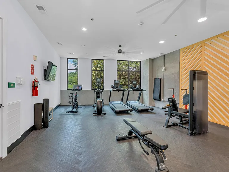 2500 Longview St #323 — Photo 38