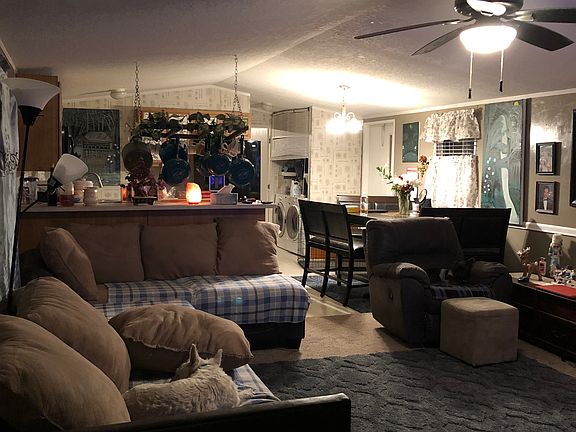 2nd image of 218 Truman Ave